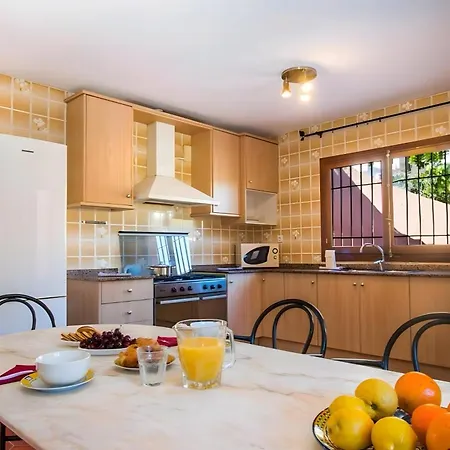 Blanco Tatil Evi Calp